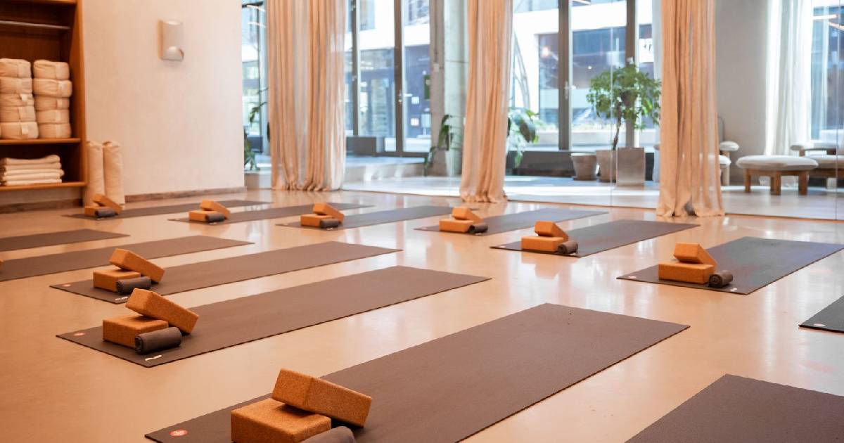 How to Choose the Right Yoga Mat Wholesale Supplier in Canada?